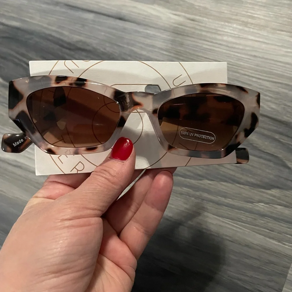 Urban outfitters Sunglasses_3